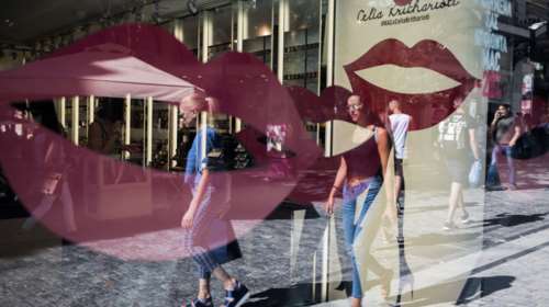 Ξεκινούν οι θερινές εκπτώσεις από τη Δευτέρα