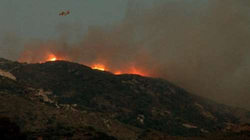 Σε εξέλιξη η πυρκαγιά στην περιοχή Αργάσι στη Ζάκυνθο