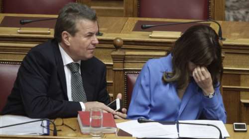 60 βουλευτές ΣΥΡΙΖΑ κατά Πετρόπουλου για τις κατασχέσεις