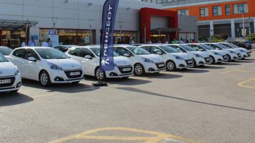 Πόσα Peugeot αγόρασε ελληνική αλυσίδα super market και γιατί;