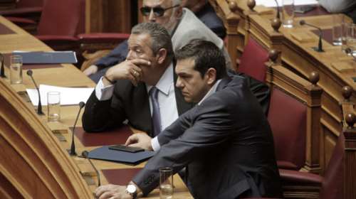 Ενδοκυβερνητικές «παραφωνίες» για Κυπριακό και Σκοπιανό