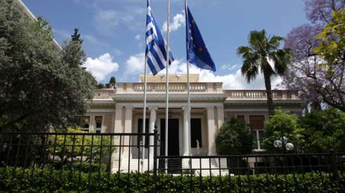 Επιμένει το Μαξίμου για τη Θάνου και κατηγορεί τη ΝΔ