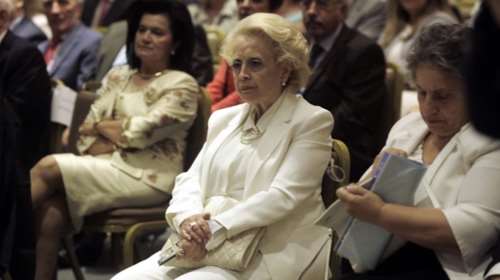 Αμισθη... με οδοιπορικά και σύμβαση η Θάνου