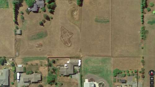 Επικό! Το μήνυμα στον γείτονα που έγινε viral μέσω του Google Earth