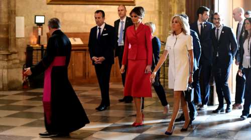 Η Μέλανια και η Μπριζίτ κάνουν βόλτα στο Παρίσι [Εικόνες]