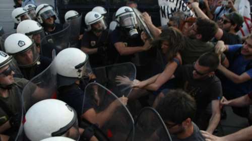 Συγκρούσεις και χημικά πριν από την συνάντηση Τσίπρα-Γιούνκερ -φωτό &amp; video