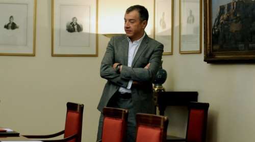 Επίθεση ΑΝΕΛ σε Θεοδωράκη: &quot;Καιροσκόπος και εθνομηδενιστής&quot;