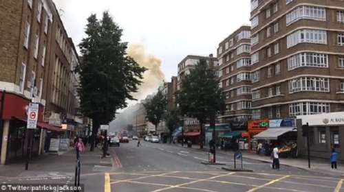 Νέος συναγερμός στο Λονδίνο - Φωτιά σε εξαώροφο κτίριο