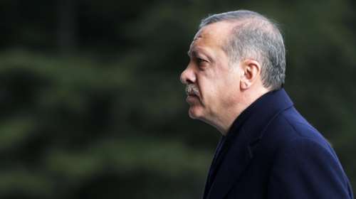 Liberation: «Μα ποιος επιτέλους θα σταματήσει τον Ερντογάν;»