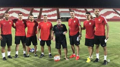 Η... καλτ πρώτη εμφάνιση του Μαραντόνα ως προπονητής σε ομάδα των Εμιράτων