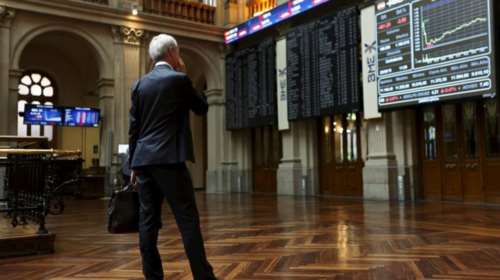 Το παρασκήνιο πίσω από τα "μπρος-πίσω" για την έξοδο στις αγορές