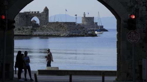 Ηλιοφάνεια σε όλη τη χώρα με μικρή άνοδο της θερμοκρασίας