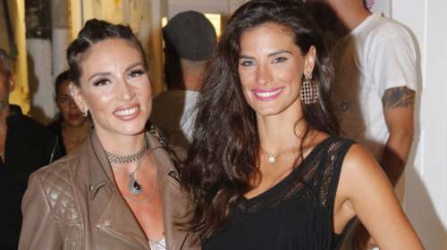 Οικονομάκου – Μπόμπα: Συνάντηση «κορυφής» στα σοκάκια της Μυκόνου