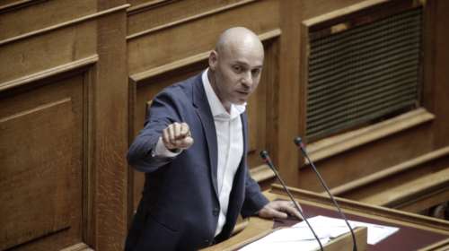 Ο Αμυράς «τρομοκρατεί» τον ΣΥΡΙΖΑ ζητώντας κλήση Βαρουφάκη