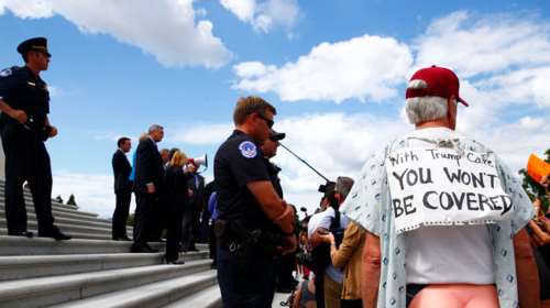 Xάος στη Γερουσία για την κατάργηση του Obamacare