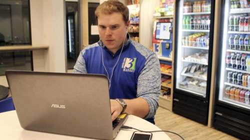 Εταιρεία στις ΗΠΑ εμφυτεύει σε υπαλλήλους της μικροτσίπ!