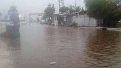 Ποτάμια οι δρόμοι  στην Κυλλήνη από την ξαφνική βροχή Φωτό