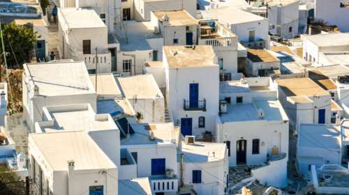 Handelsblatt: Περιζήτητα και φθηνά τα εξοχικά στην Ελλάδα