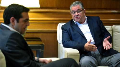 KKE τρολάρει Τσίπρα: Από τα νταούλια του 2015, πρώτο βιολί των αγορών