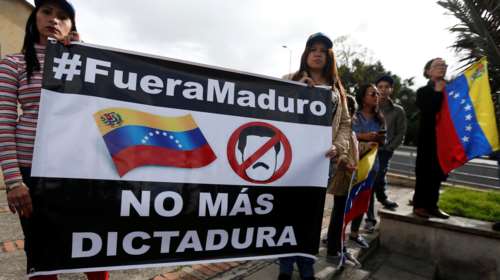 Κάλπες - παρωδία στη Βενεζουέλα εν μέσω βίας και διαδηλώσεων