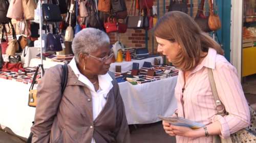 Γρονθοκόπησαν βουλευτίνα του Μακρόν ενώ διένειμε φυλλάδια
