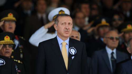 Τουρκία: Ο Ερντογάν «ξήλωσε» τους αρχηγούς των ενόπλων δυνάμεων