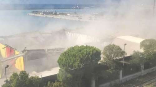 Ανησυχία στην Πάτρα: Η κατάρρευση του κτιρίου σήκωσε σκόνη από αμίαντο