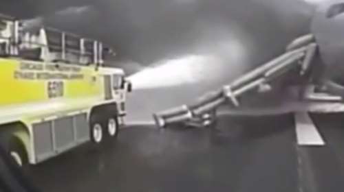 Αεροσκάφος με 161 επιβαίνοντες τυλίγεται στις φλόγες πριν την απογείωση