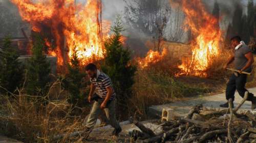 Στο έλεος της φωτιάς τα Κύθηρα - Αλλη μια δύσκολη νύχτα