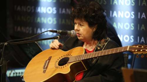 Σύσσωμη η πολιτική ηγεσία αποχαιρετά την Αρλέτα [εικόνες]