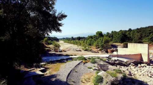 Γιατί στέρεψε ξαφνικά ο Πηνειός στα Τρίκαλα; [φωτό]