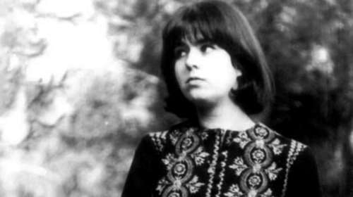 Η Αρλέτα &quot;επιστρέφει&quot; ξανά στη γειτονιά της - Το άγαλμα στα Εξάρχεια