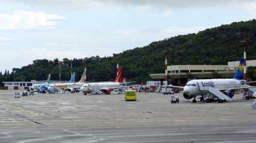 «Πετάνε» τα παραχωρημένα αεροδρόμια στην Fraport: 1 εκατ. επιπλέον αφίξεις