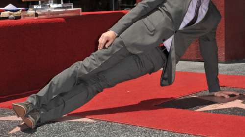 Γνωστός ηθοποιός πιάστηκε στο ταξίδι του μέλιτος να κάνει σεξ μέσα σε τρένο