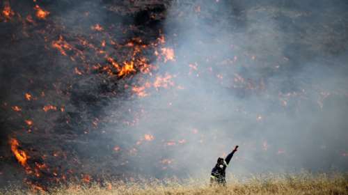 Οι μοναχικοί ήρωες των ημερών με τον φακό του Reuters