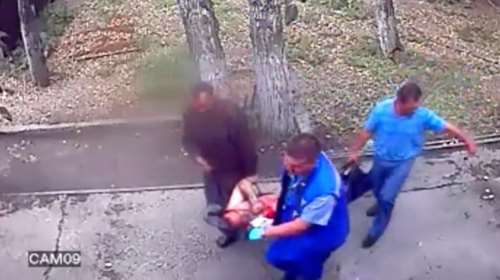 Μεθυσμένος πήγε να κεράσει γάλα μια ...αρκούδα