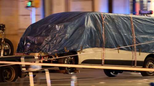 Ψάχνουν ακόμη τον οδηγό του φονικού βαν και έναν ιμάμη στη Βαρκελώνη