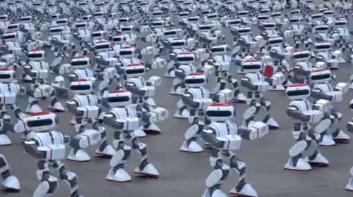 Κίνα: 1.069 ρομπότ σπάνε το ρεκόρ Guinness, χορεύοντας - βίντεο