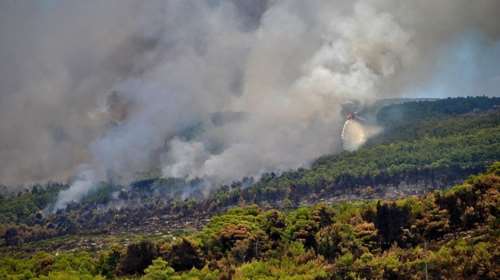 Σε εξέλιξη η πυρκαγιά στη Ζαχάρω - Νέες φωτιές στη Ζάκυνθο