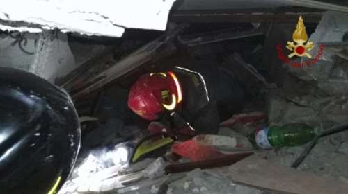 Ιταλία: Η διάσωση ενός μωρού 7 μηνών από τα ερείπια [video]