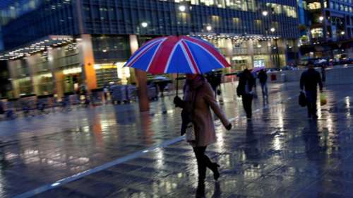 Η Βρετανία μπλόκαρε την είσοδο σε 100 σκλάβες του σεξ