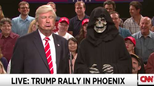 Τα σπάει υποδυόμενος τον «Τραμπ» ο Αλεκ Μπόλντουιν video