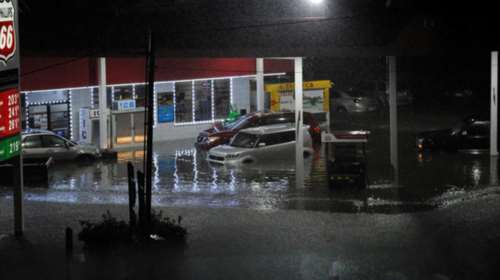 Ο Χάρβεϊ απειλεί με «καταστροφικές» πλημμύρες-Δύο νεκροί