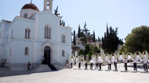 Το τελευταίο αντίο στον Τάκη Εμμανουήλ