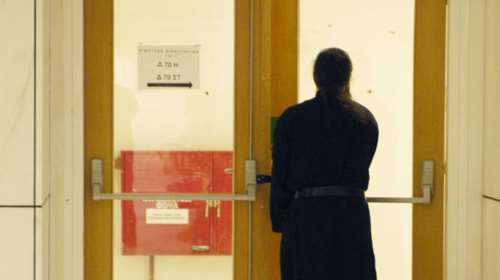 Συνταξιούχος ιερέας παρενόχλησε σεξουαλικά 15χρονο στην Ανδρο