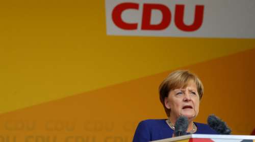 Ύβρεις κατά Μέρκελ σε ομιλία της σε προπύργιο της άκρας δεξιάς