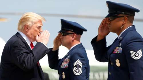 Πολεμικό σκηνικό: πύραυλοι από τον Κιμ, tweets από τον Τραμπ