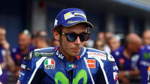 Άσχημη πτώση για τον Βαλεντίνο Ρόσι - Έσπασε το πόδι του