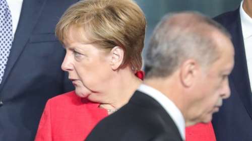 Βαραίνει η ατμόσφαιρα στις σχέσεις Μέρκελ - Ερντογάν από τις νέες συλλήψεις