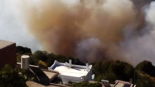 Φωτιά στη Νάξο ανάμεσα σε δυο χωριά - Κινδύνευσε κατοικία Βίντεο